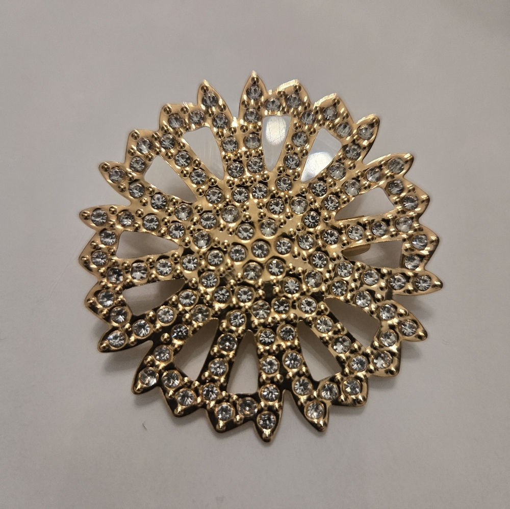 🔥Elegant Gold Brooch🔥